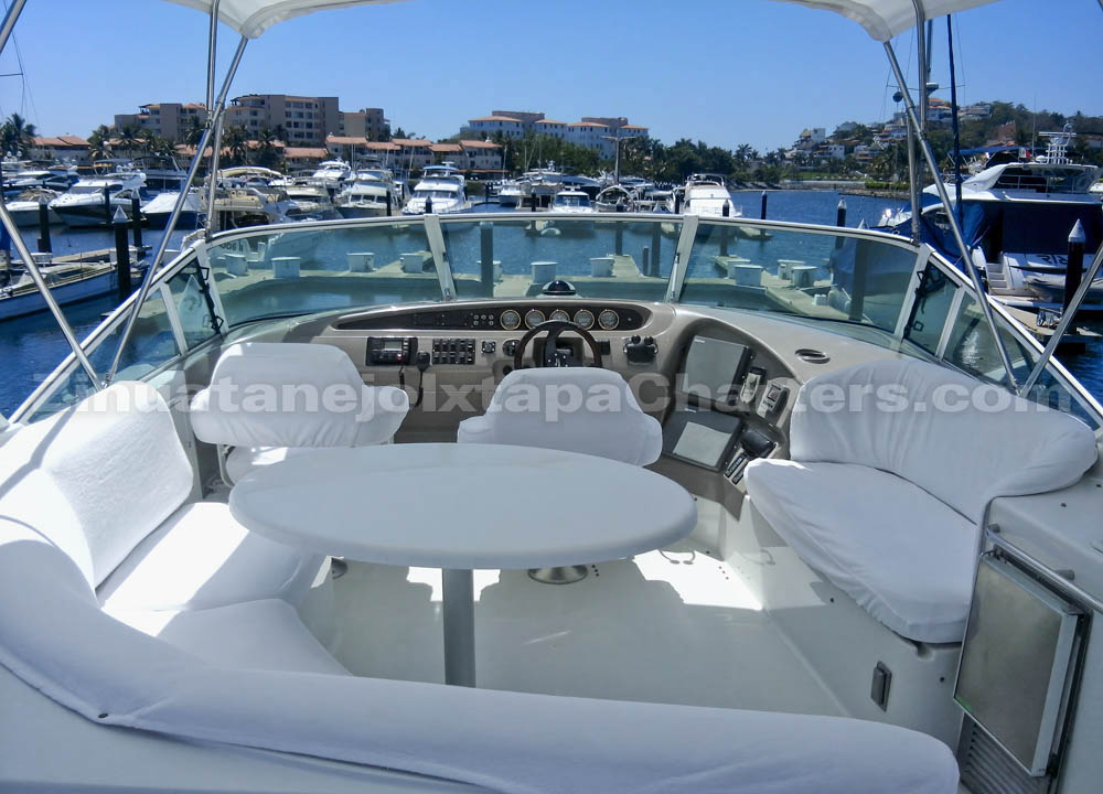 Flying bridge lounge area